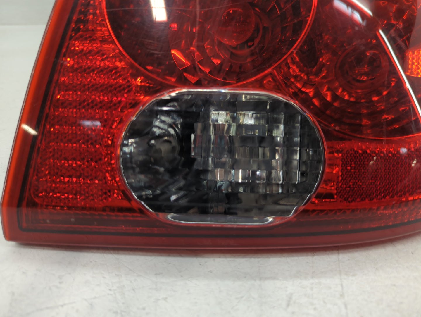 2003 Plymouth Satellite Tail Light Assembly Passenger Right OEM P/N:2269951 935 986-02 Fits OEM Used Auto Parts - Oemusedaut