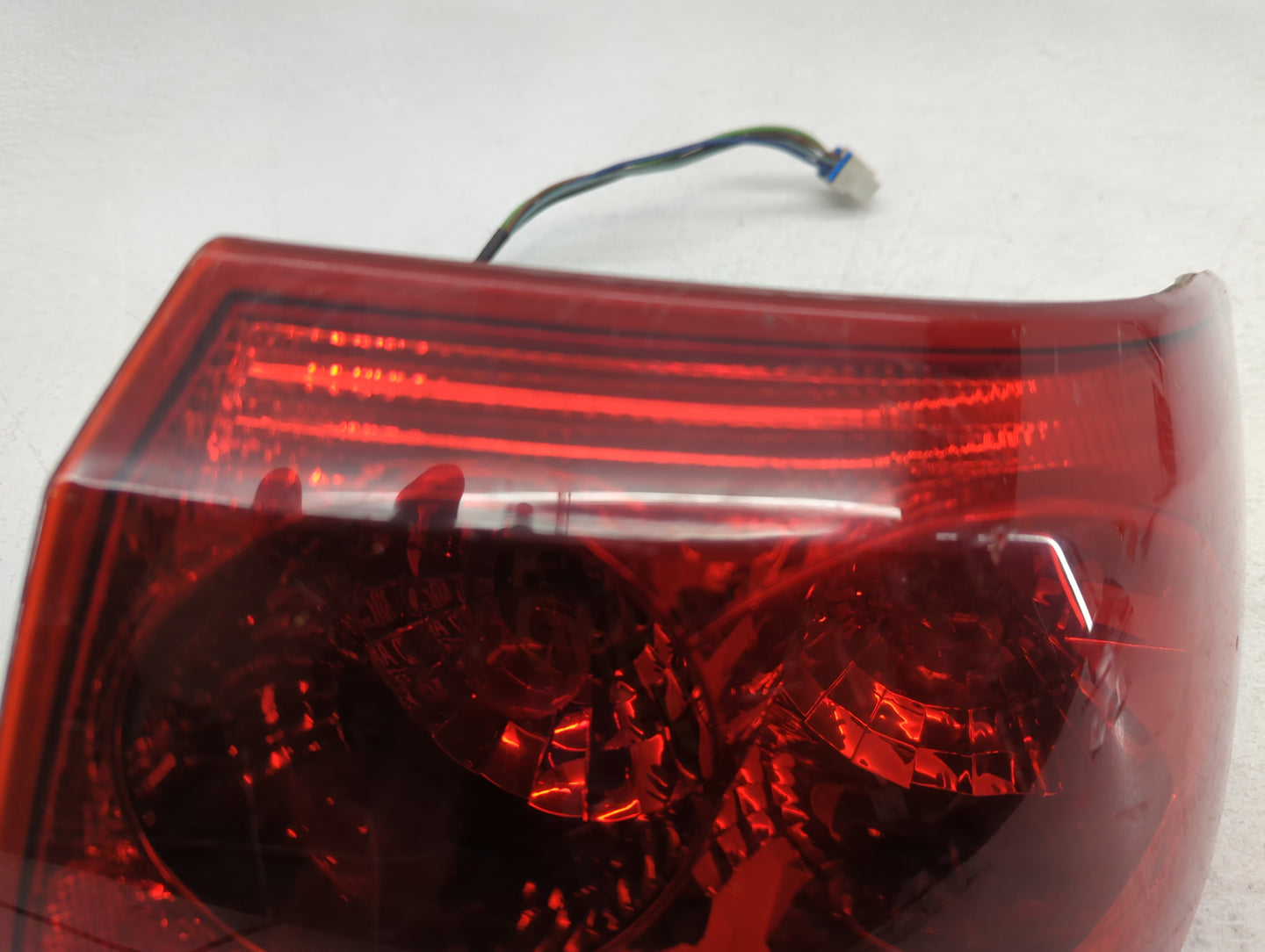 2003 Plymouth Satellite Tail Light Assembly Passenger Right OEM P/N:2269951 935 986-02 Fits OEM Used Auto Parts - Oemusedaut