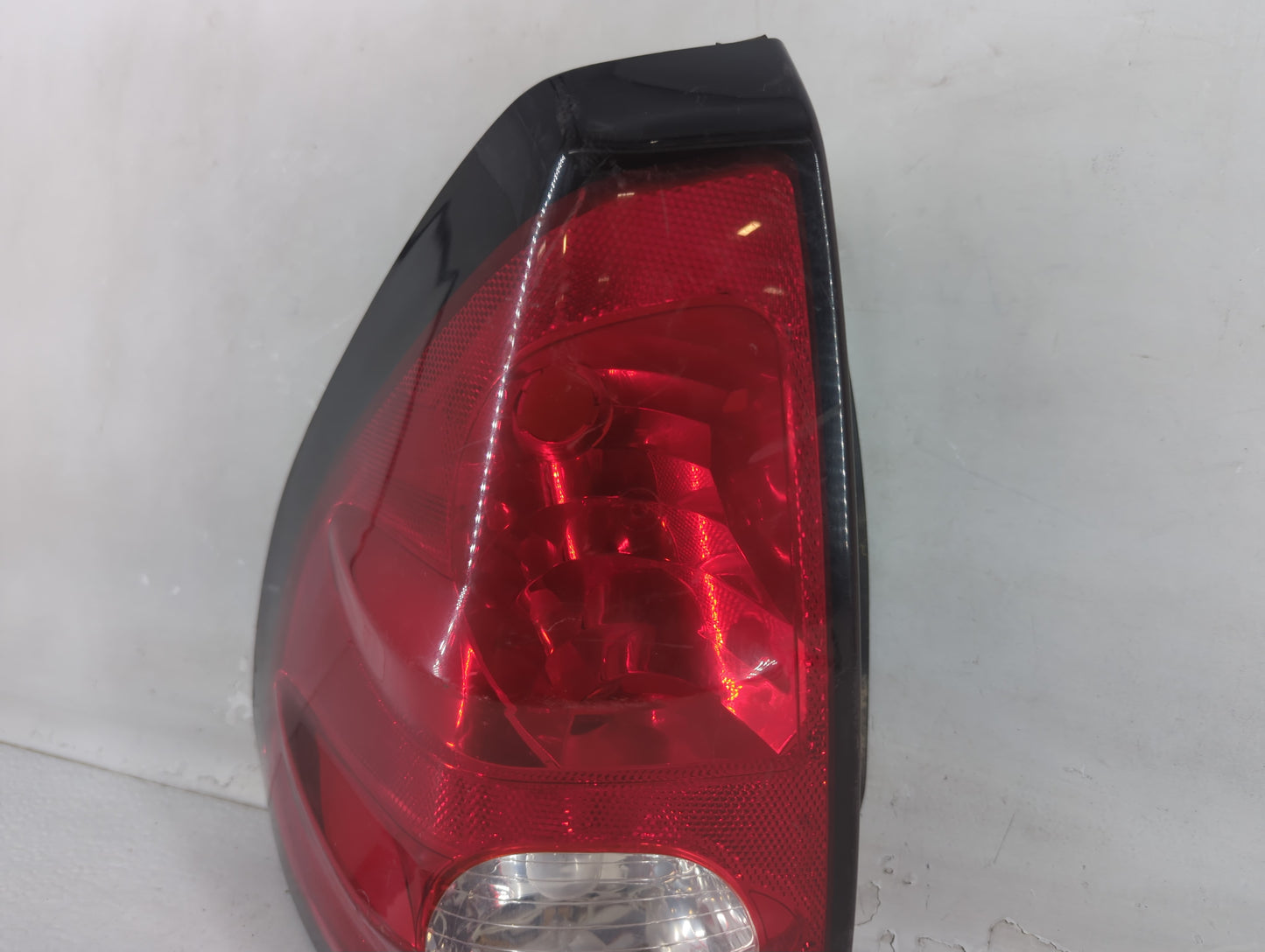 2001-2005 Pontiac Aztek Tail Light Assembly Driver Left OEM P/N:10325501 Fits Fits 2001 2002 2003 2004 2005 OEM Used Auto Pa