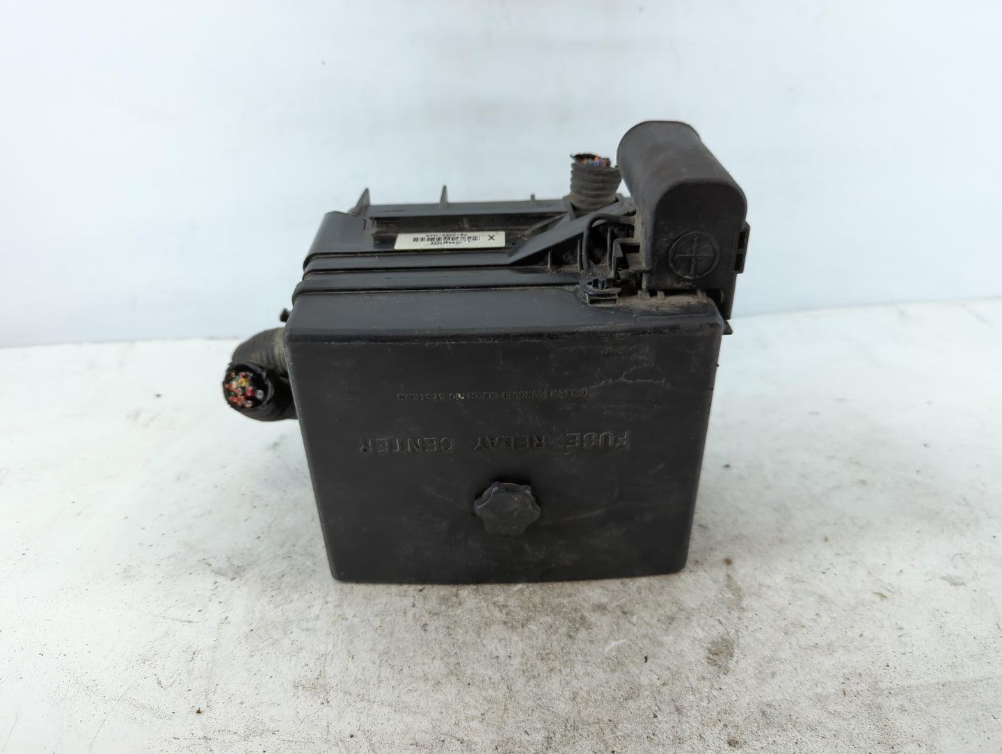 2003-2005 Pontiac Grand Am Fusebox Fuse Box Panel Relay Module P/N:22718487 Fits Fits 2003 2004 2005 OEM Used Auto Parts - O