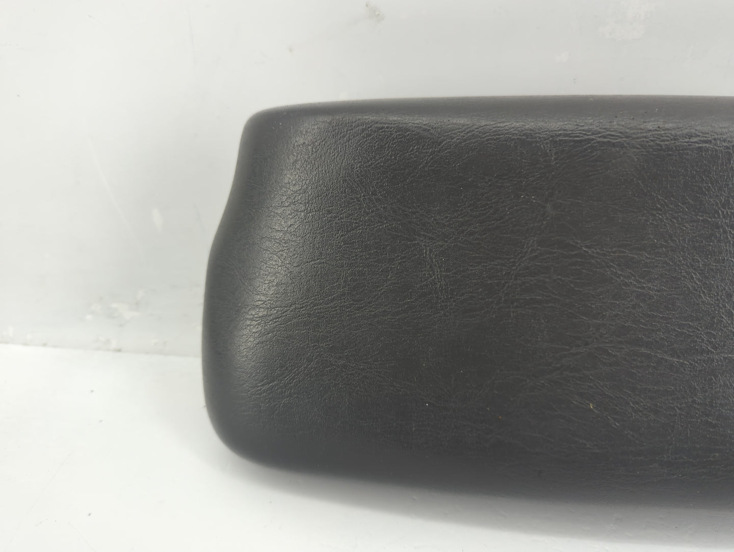 2002-2005 Pontiac Grand Am Center Console Armrest Cover Lid Fits Fits 2002 2003 2004 2005 OEM Used Auto Parts - Oemusedautop
