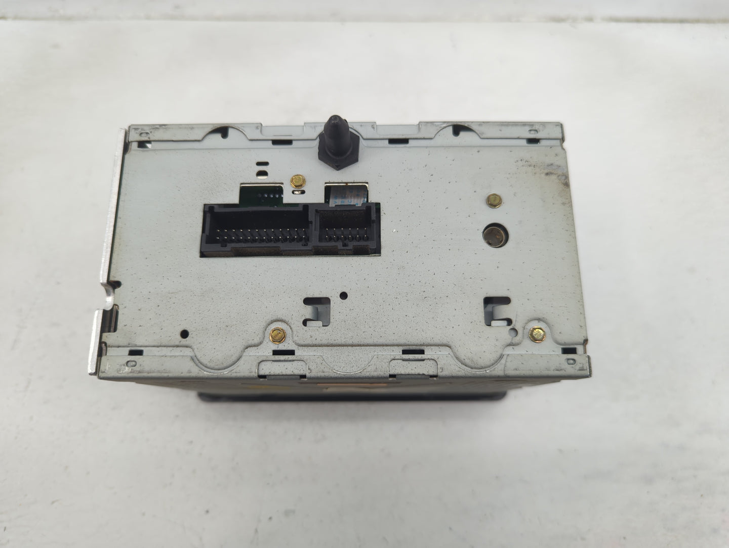 2003 Pontiac Grand Am Radio AM FM Cd Player Receiver Replacement Fits Fits 2004 OEM Used Auto Parts - Oemusedautoparts1.com