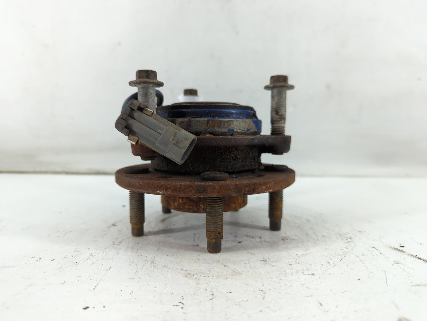 1999-2005 Pontiac Grand Am Driver Front Wheel Hub Oem 934040 - Oemusedautoparts1.com