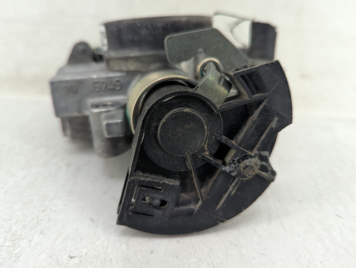 2001-2003 Pontiac Grand Prix Throttle Body Fits Fits 2001 2002 2003 2004 2005 OEM Used Auto Parts - Oemusedautoparts1.com
