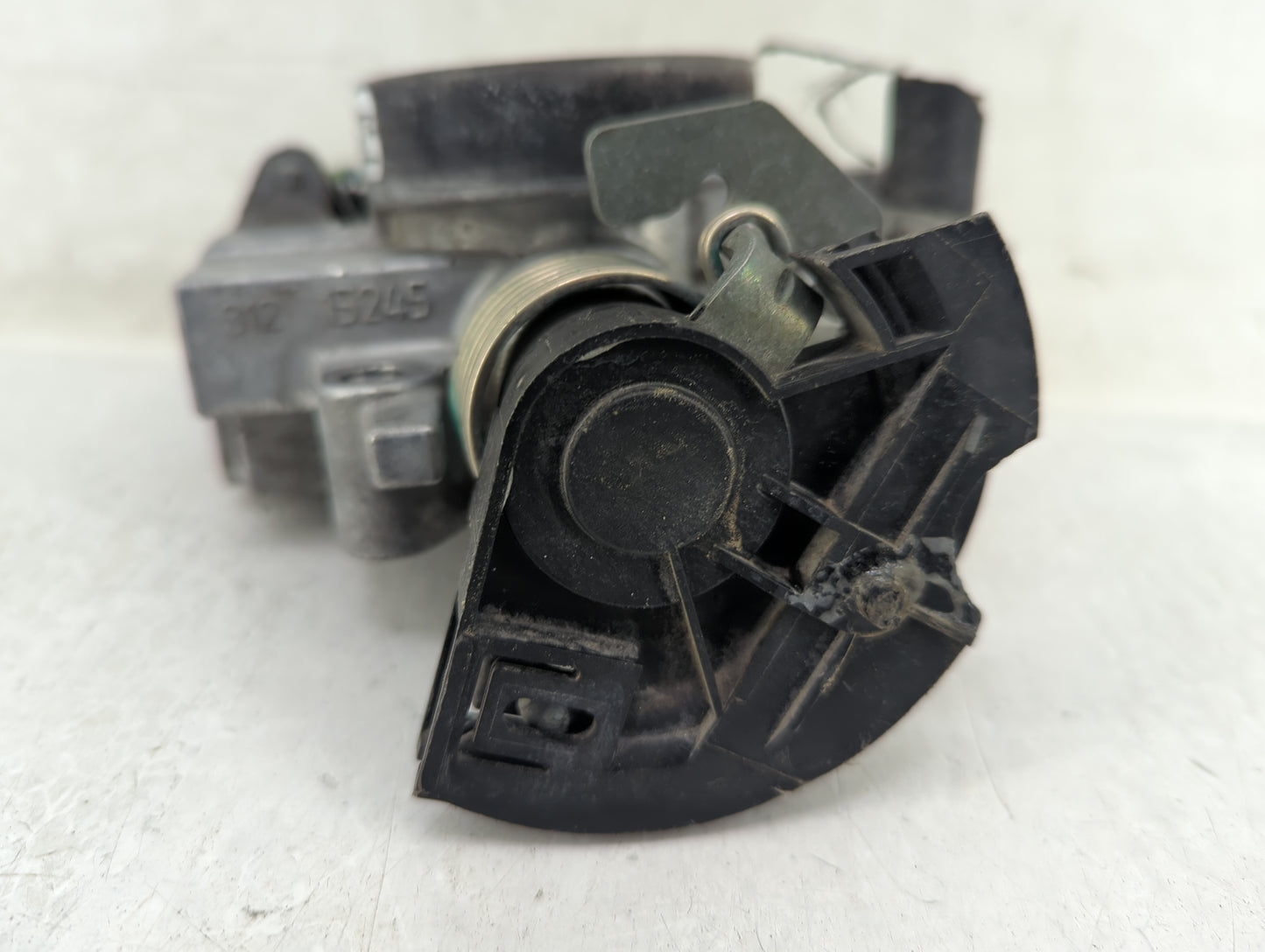 2001-2003 Pontiac Grand Prix Throttle Body Fits Fits 2001 2002 2003 2004 2005 OEM Used Auto Parts - Oemusedautoparts1.com