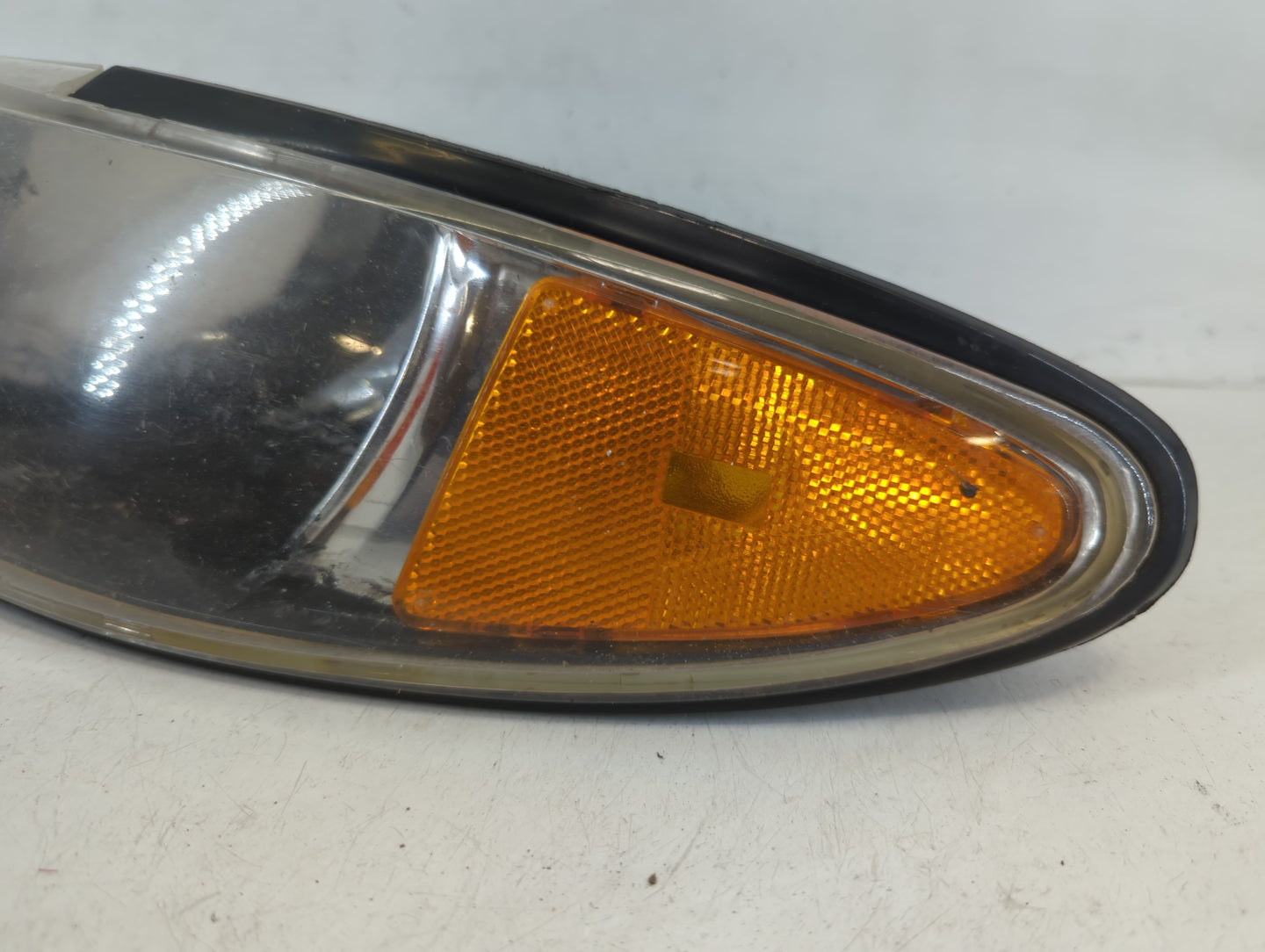 2003 Pontiac Grand Prix Left Upper Corner Light - Oemusedautoparts1.com