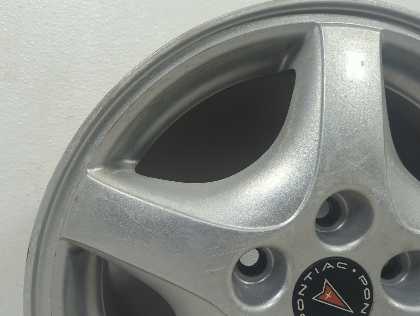 2003 Pontiac Montana Oem Wheel Rim 1401877 - Oemusedautoparts1.com