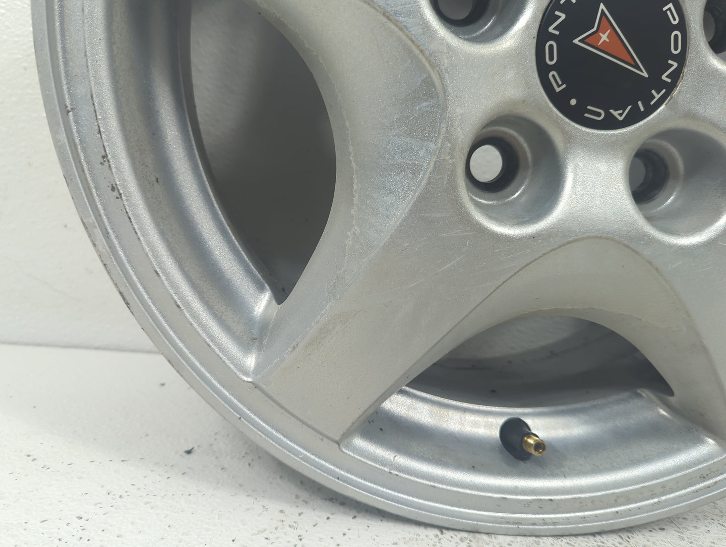 2003 Pontiac Montana Oem Wheel Rim 1401877 - Oemusedautoparts1.com