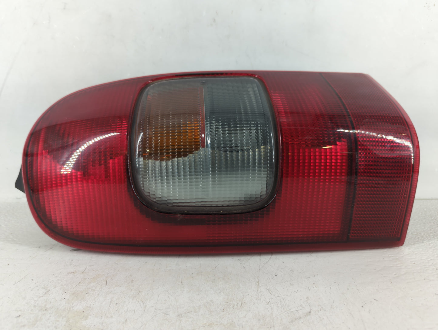 1999-2005 Pontiac Montana Tail Light Assembly Driver Left OEM P/N:10313113 10313115 Fits OEM Used Auto Parts - Oemusedautopa