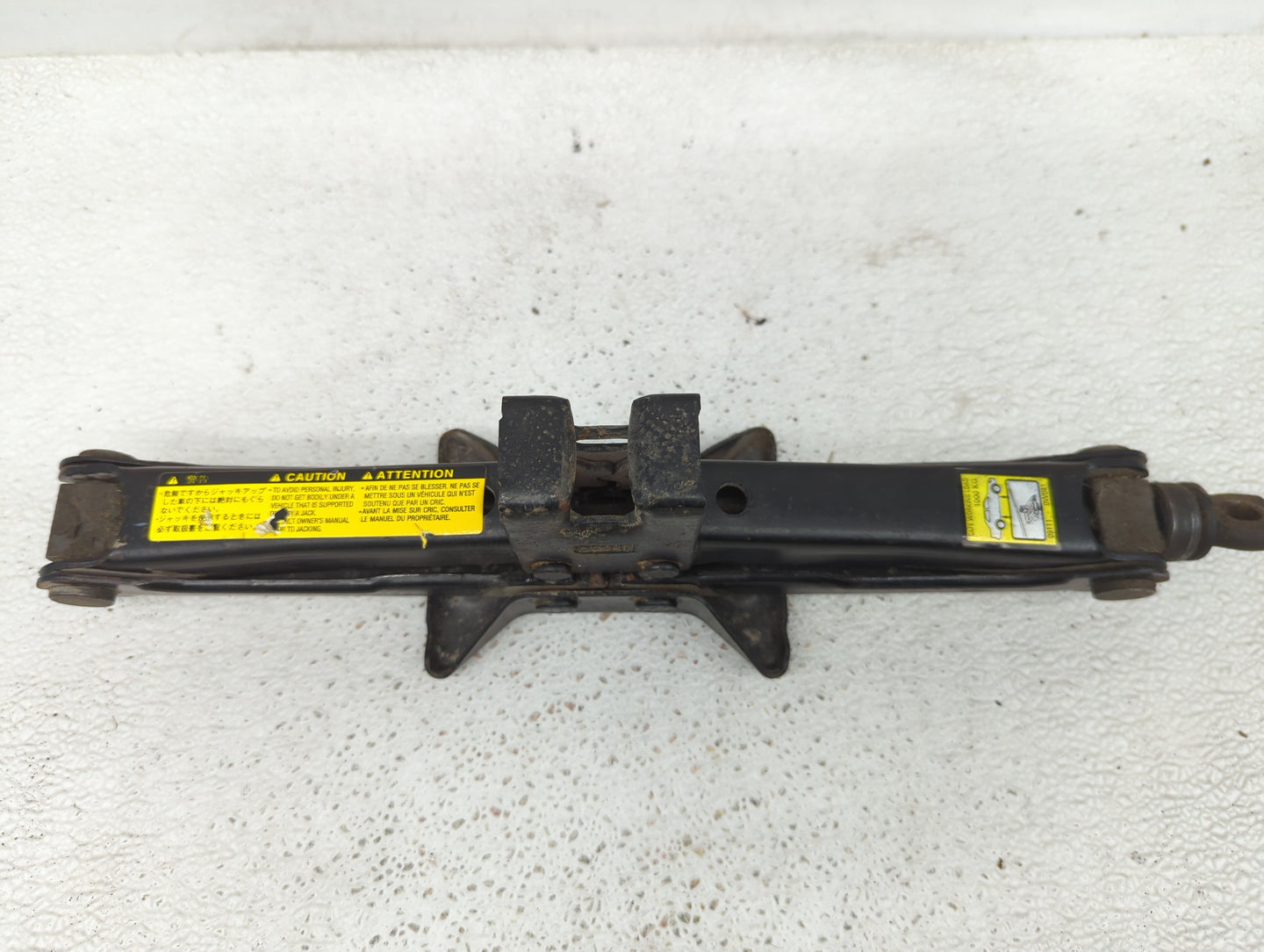 2003 Pontiac Vibe Spare Scissor Car Jack - Oemusedautoparts1.com