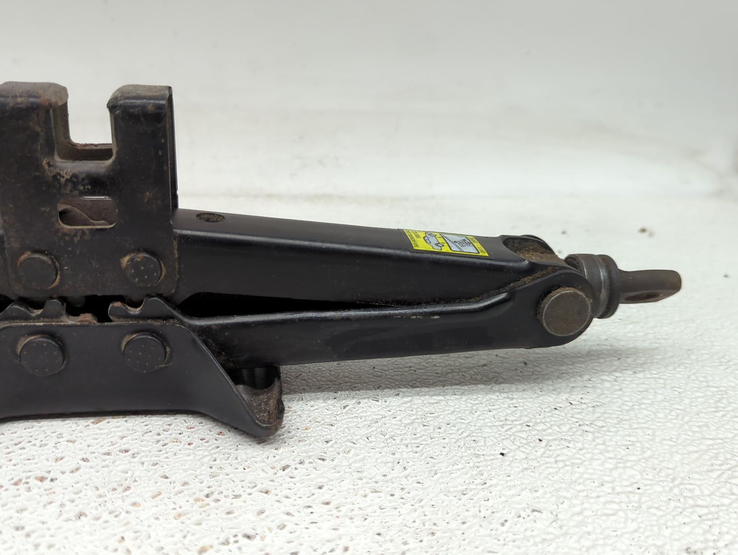 2003 Pontiac Vibe Spare Scissor Car Jack - Oemusedautoparts1.com