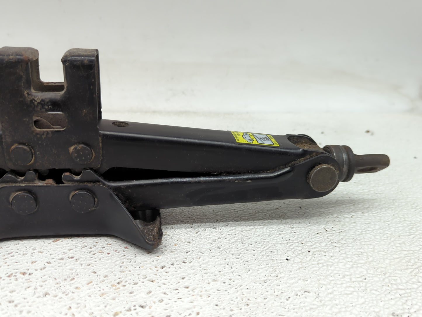 2003 Pontiac Vibe Spare Scissor Car Jack - Oemusedautoparts1.com