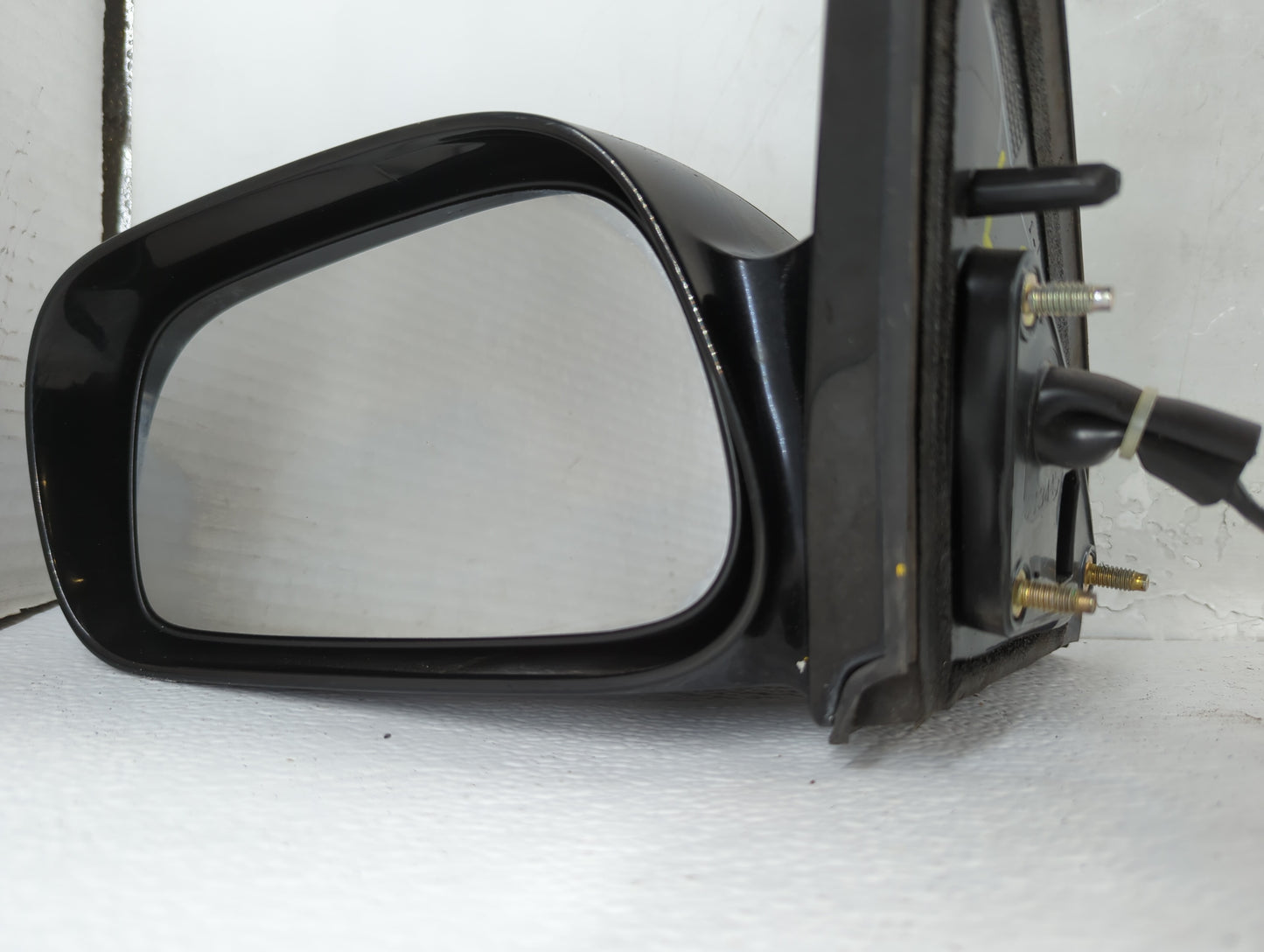2003-2004 Pontiac Vibe Driver Side View Mirror - Left Door Mirror OEM Used - Oemusedautoparts1.com
