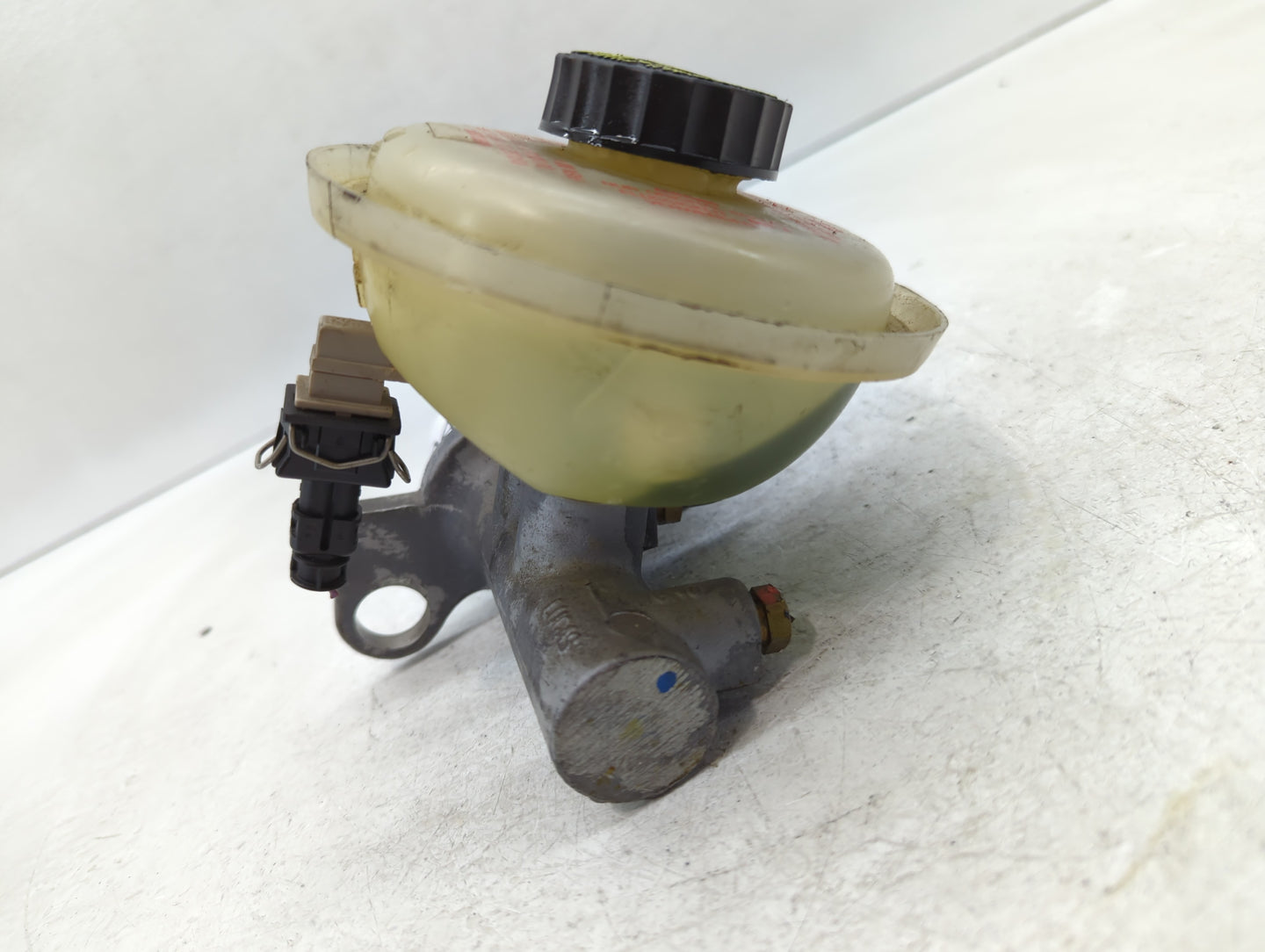 1997-2003 Porsche Boxster Brake Master Cylinder - Oemusedautoparts1.com