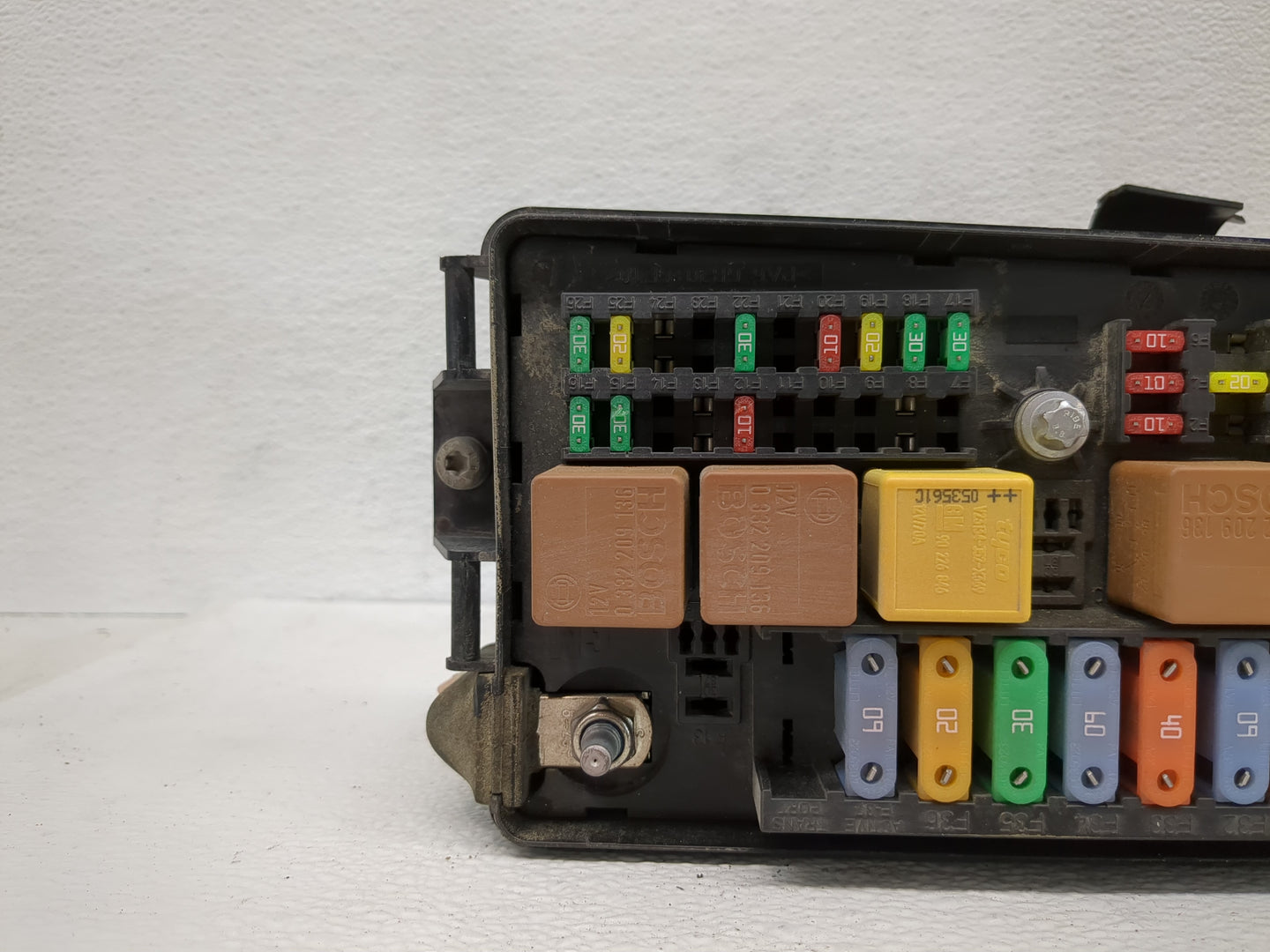 2003 Saab 9-3 Fusebox Fuse Box Panel Relay Module P/N:24738039 Fits OEM Used Auto Parts - Oemusedautoparts1.com