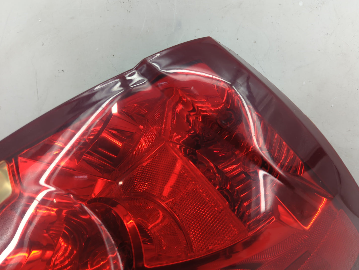 2003-2007 Saturn Ion Tail Light Assembly Passenger Right OEM P/N:22723023 Fits Fits 2003 2004 2005 2006 2007 OEM Used Auto P