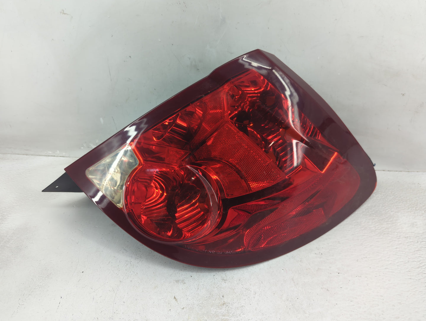 2003-2007 Saturn Ion Tail Light Assembly Passenger Right OEM Fits Fits 2003 2004 2005 2006 2007 OEM Used Auto Parts - Oemuse