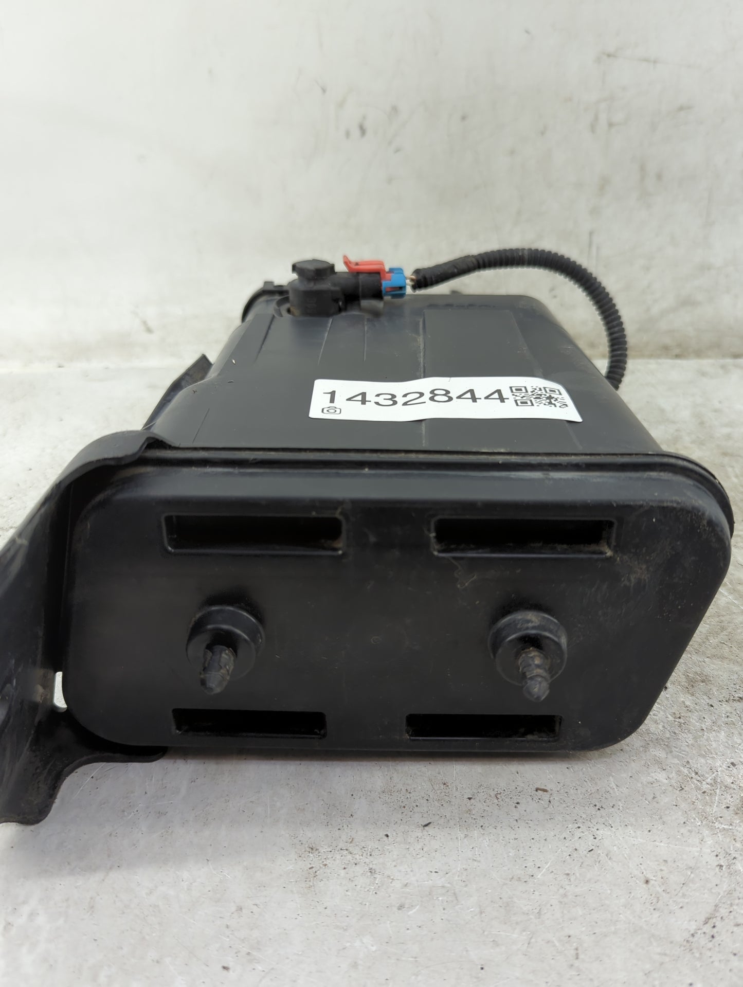 2003 Saturn Ion Fuel Vapor Charcoal Canister - Oemusedautoparts1.com