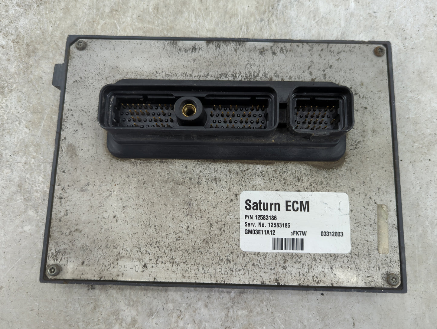 2003 Saturn Ion PCM Engine Control Computer ECU ECM PCU OEM P/N:12583186, 12583185, GM03E11A12 Fits OEM Used Auto Parts - Oe