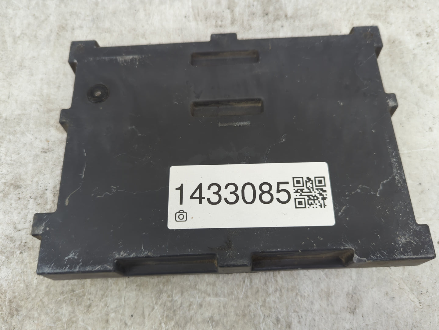 2003 Saturn Ion PCM Engine Control Computer ECU ECM PCU OEM P/N:12583186, 12583185, GM03E11A12 Fits OEM Used Auto Parts - Oe