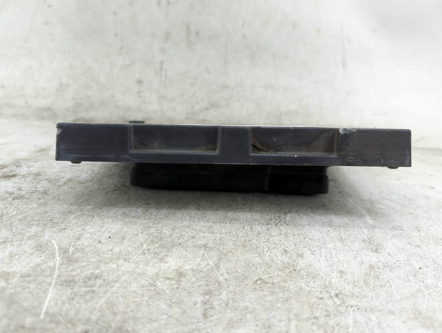2003 Saturn Ion PCM Engine Control Computer ECU ECM PCU OEM P/N:12583186, 12583185, GM03E11A12 Fits OEM Used Auto Parts - Oe
