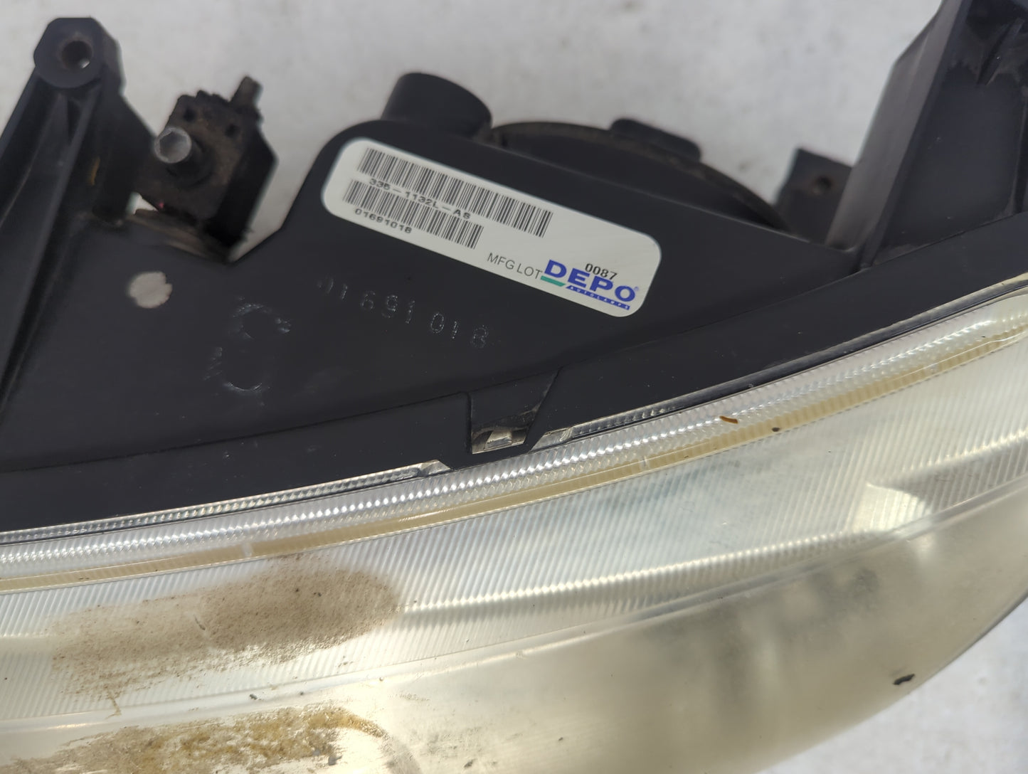 2003-2005 Saturn Ion Driver Left Oem Head Light Headlight Lamp - Oemusedautoparts1.com
