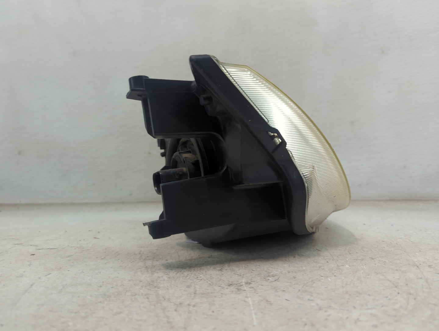 2003-2005 Saturn Ion Passenger Right Oem Head Light Headlight Lamp - Oemusedautoparts1.com