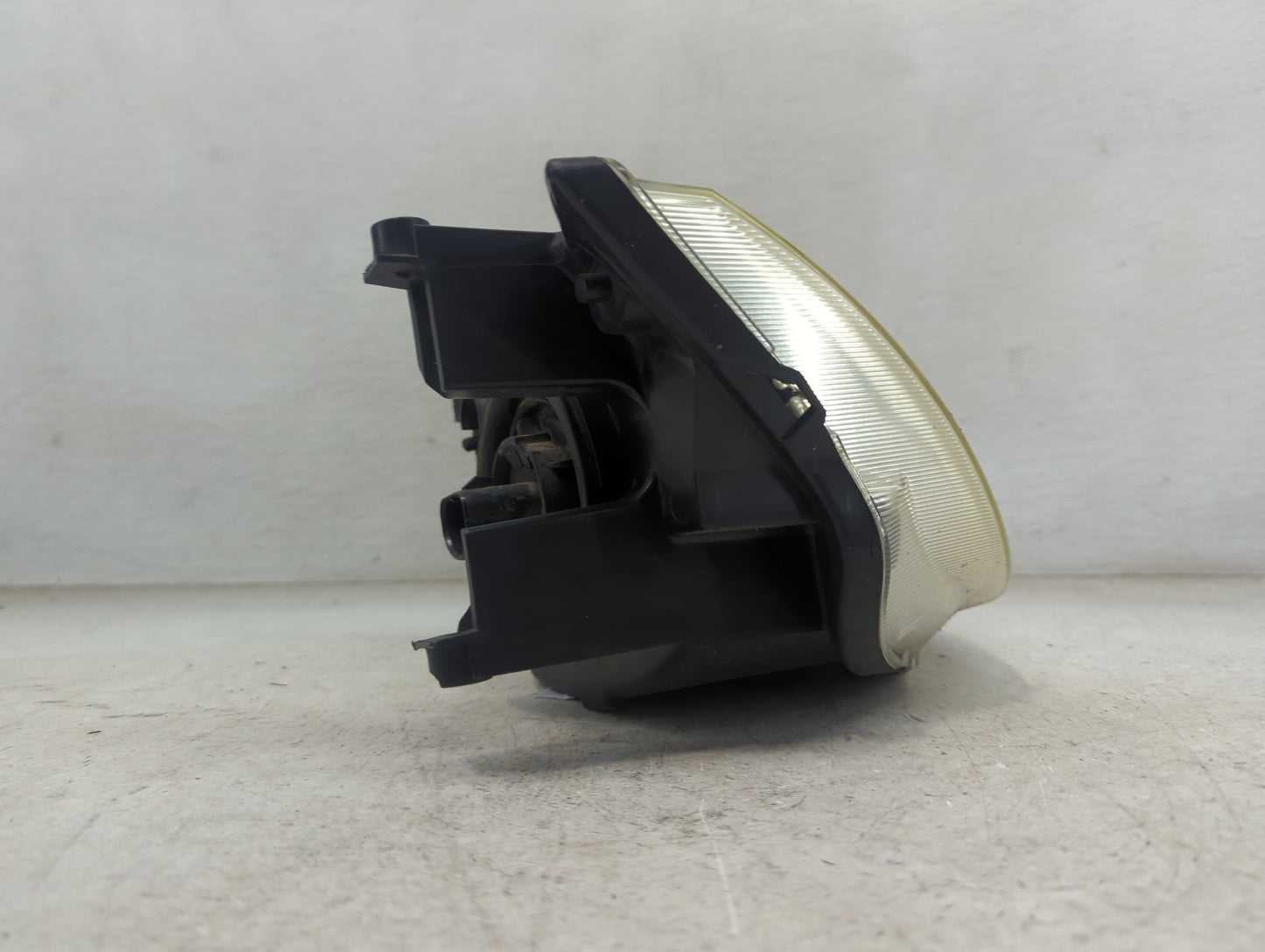 2003-2005 Saturn Ion Passenger Right Oem Head Light Headlight Lamp - Oemusedautoparts1.com