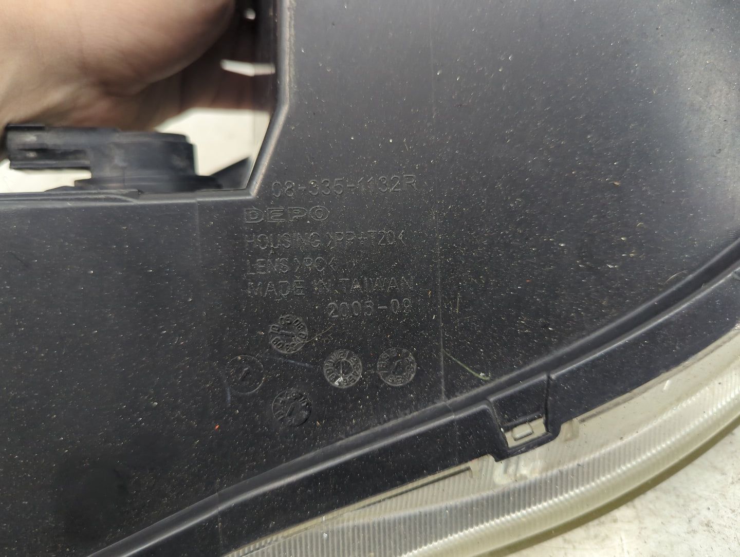 2003-2005 Saturn Ion Passenger Right Oem Head Light Headlight Lamp - Oemusedautoparts1.com