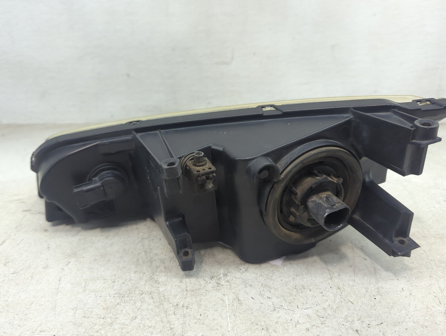 2003-2005 Saturn Ion Passenger Right Oem Head Light Headlight Lamp - Oemusedautoparts1.com
