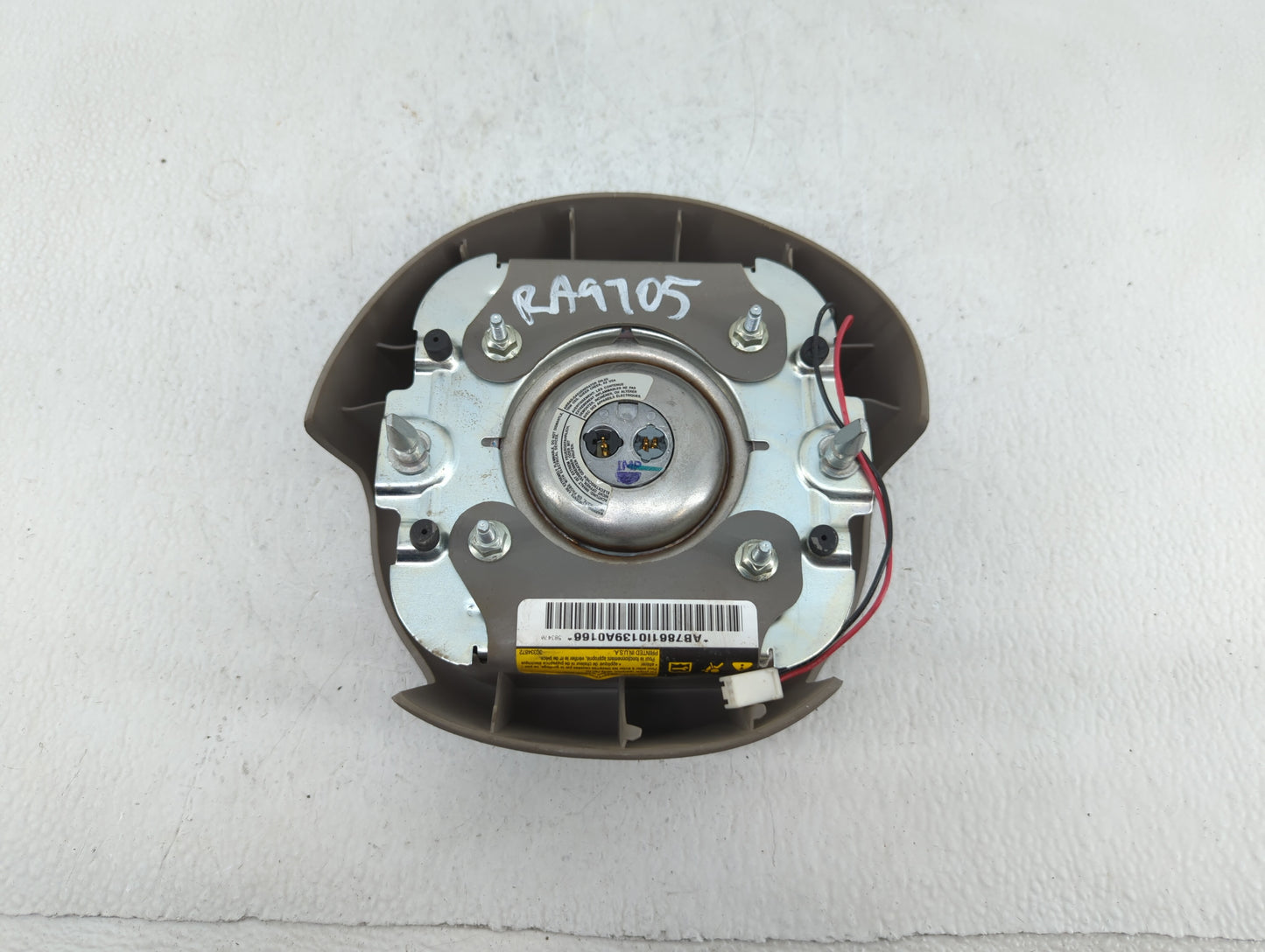 2003 Saturn Ion Air Bag Driver Left Steering Wheel Mounted P/N:30337860EWA Fits OEM Used Auto Parts - Oemusedautoparts1.com