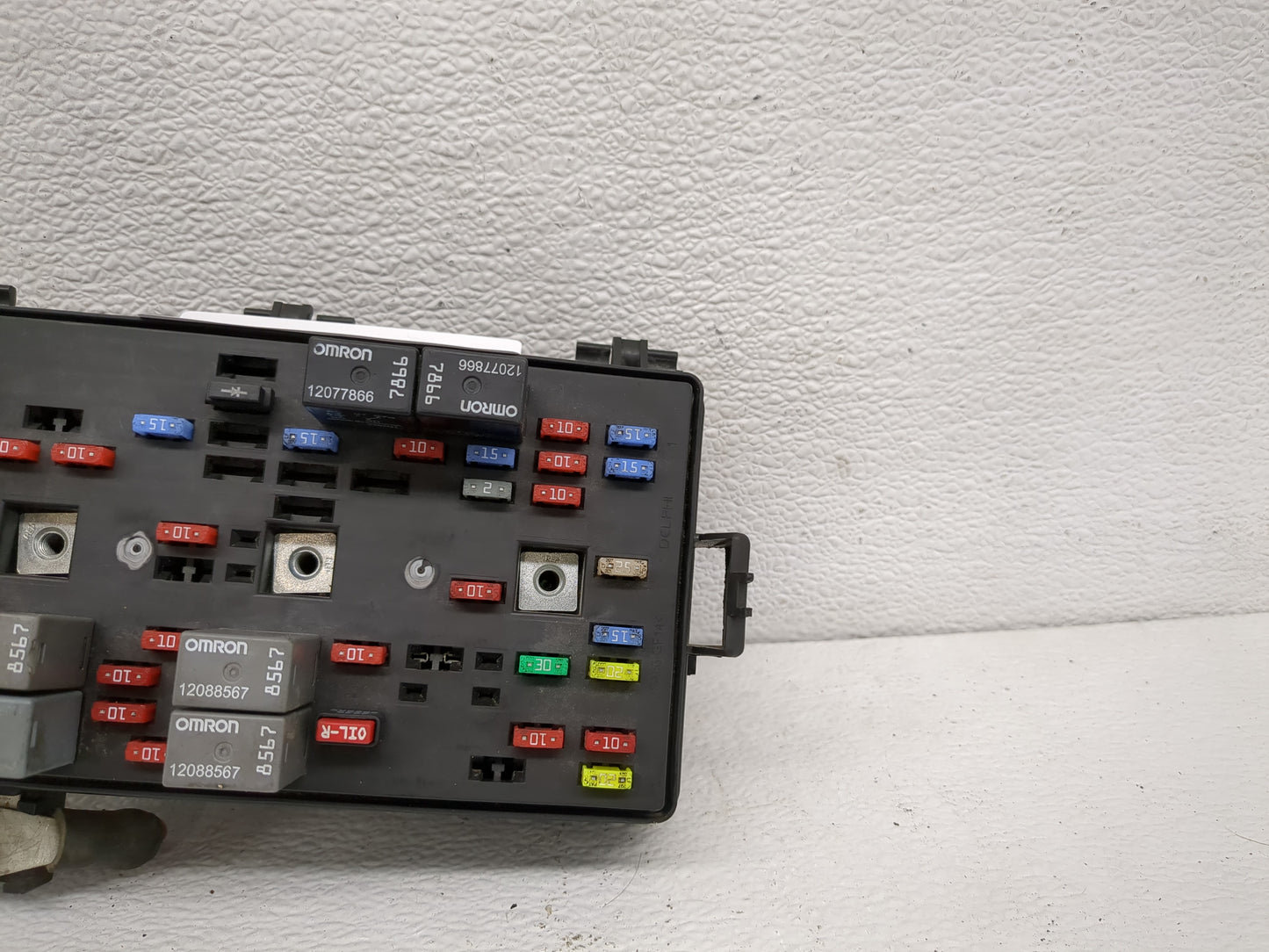 2003 Saturn L200 Fusebox Fuse Box Panel Relay Module P/N:22683428 Fits OEM Used Auto Parts - Oemusedautoparts1.com