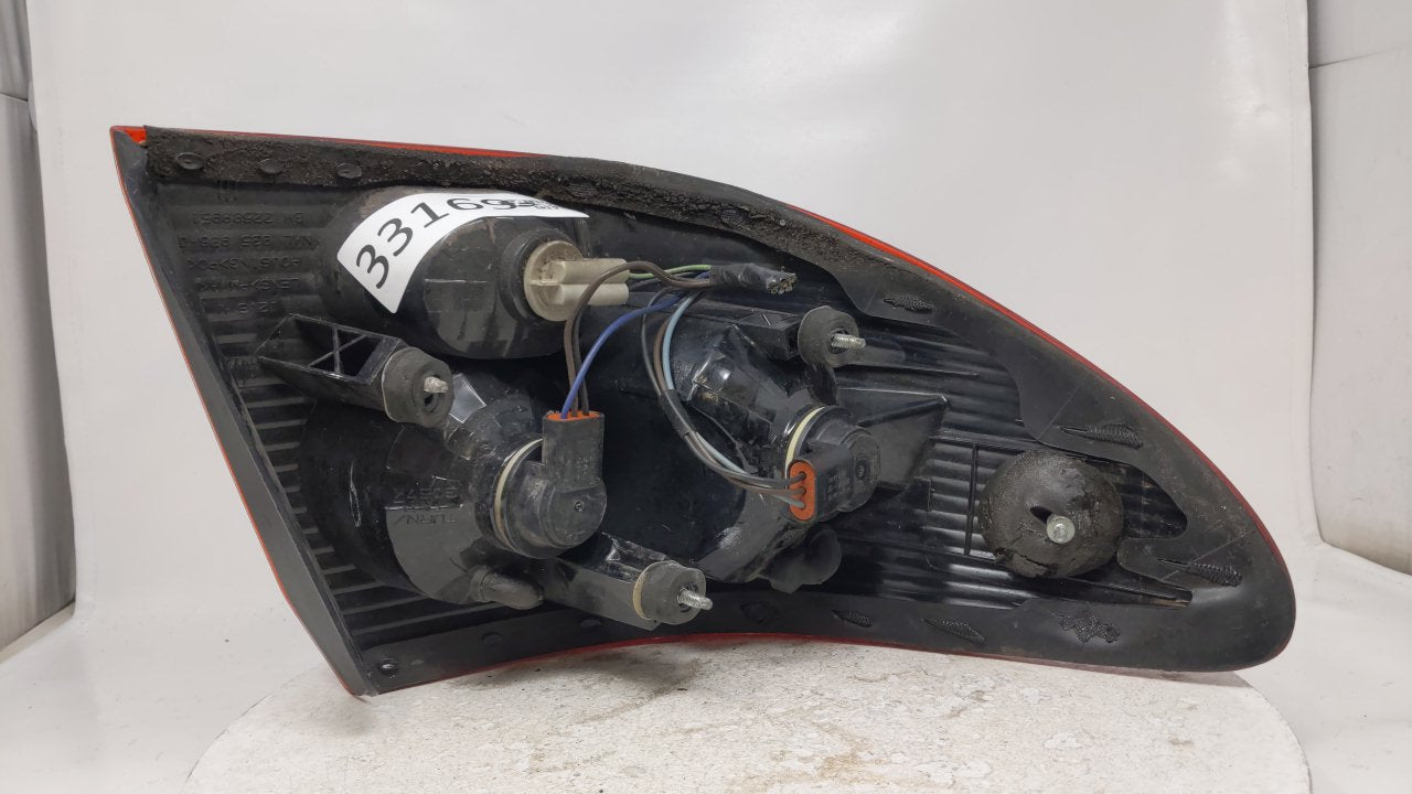 2003 Saturn L200 Tail Light Assembly Passenger Right OEM P/N:22699951 Fits Fits 2004 2005 OEM Used Auto Parts - Oemusedautop