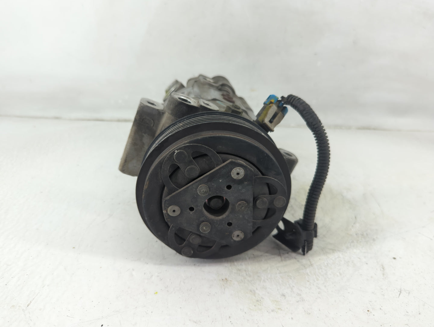 2002-2005 Saturn L300 Air Conditioning A/c Ac Compressor Oem - Oemusedautoparts1.com