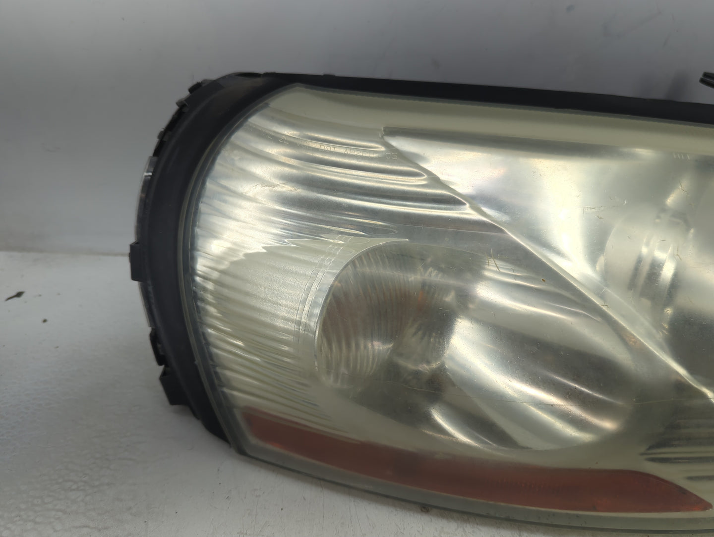 2003-2005 Saturn L300 Passenger Right Oem Head Light Headlight Lamp - Oemusedautoparts1.com