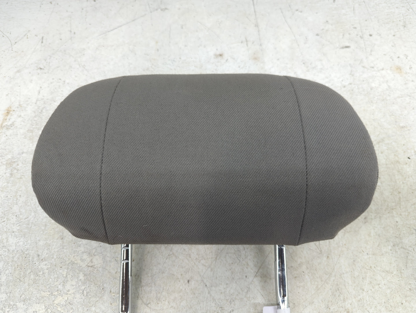 2003 Saturn L300 Headrest Head Rest Rear Center Seat Fits OEM Used Auto Parts - Oemusedautoparts1.com