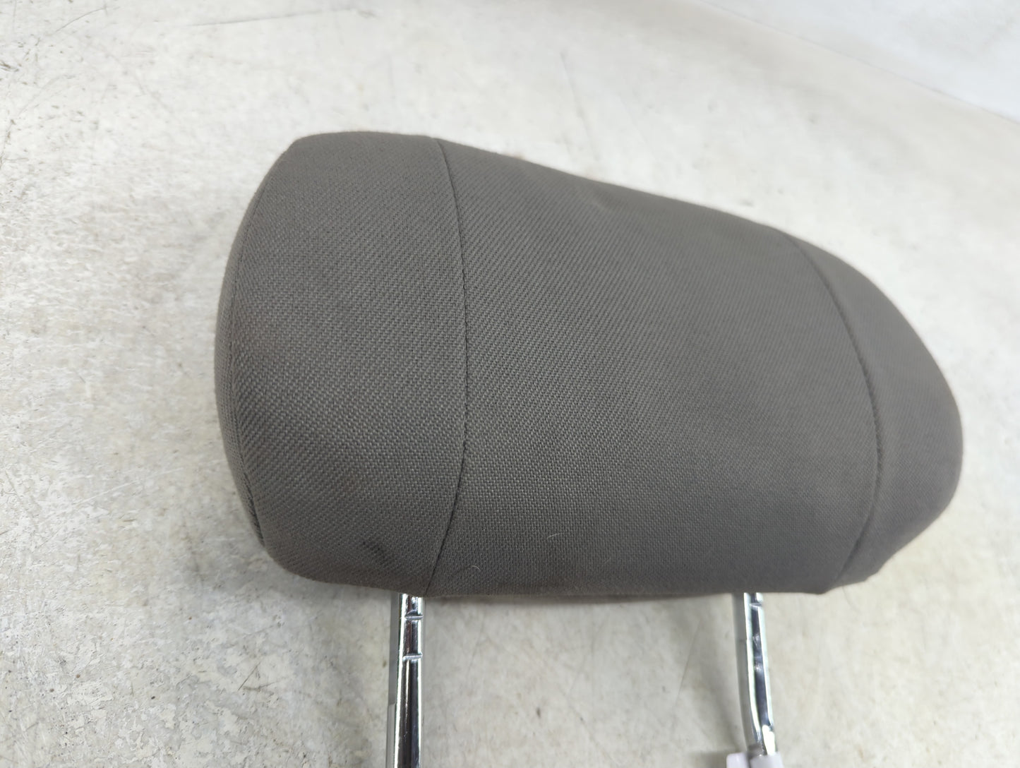 2003 Saturn L300 Headrest Head Rest Rear Center Seat Fits OEM Used Auto Parts - Oemusedautoparts1.com