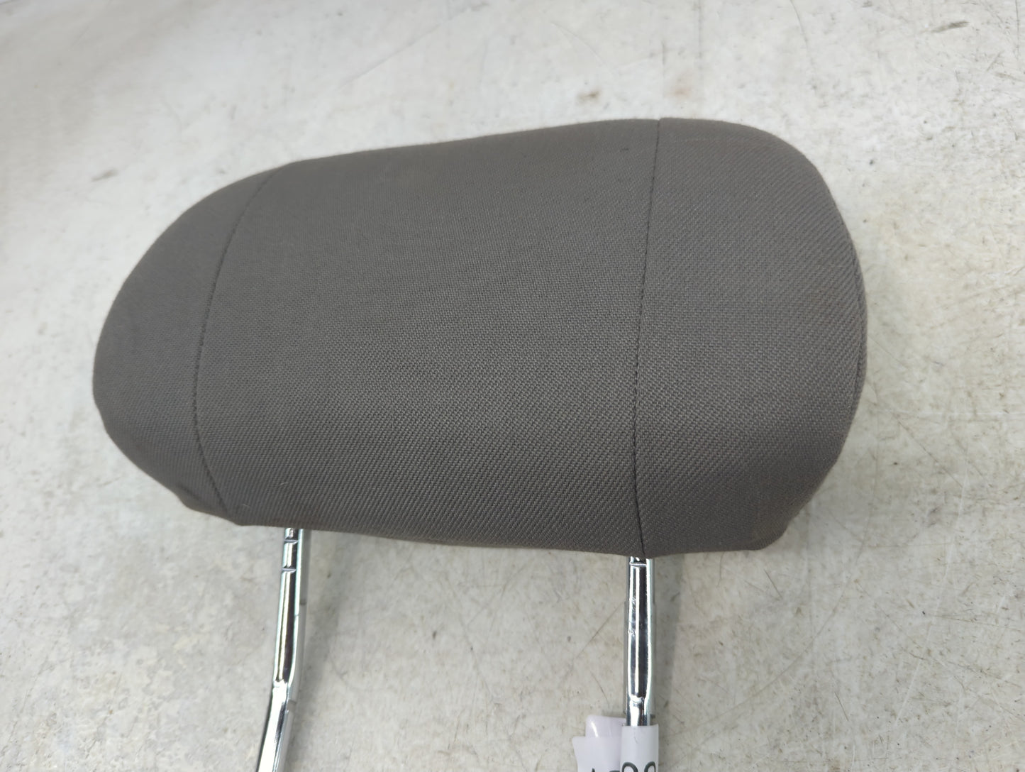 2003 Saturn L300 Headrest Head Rest Rear Center Seat Fits OEM Used Auto Parts - Oemusedautoparts1.com