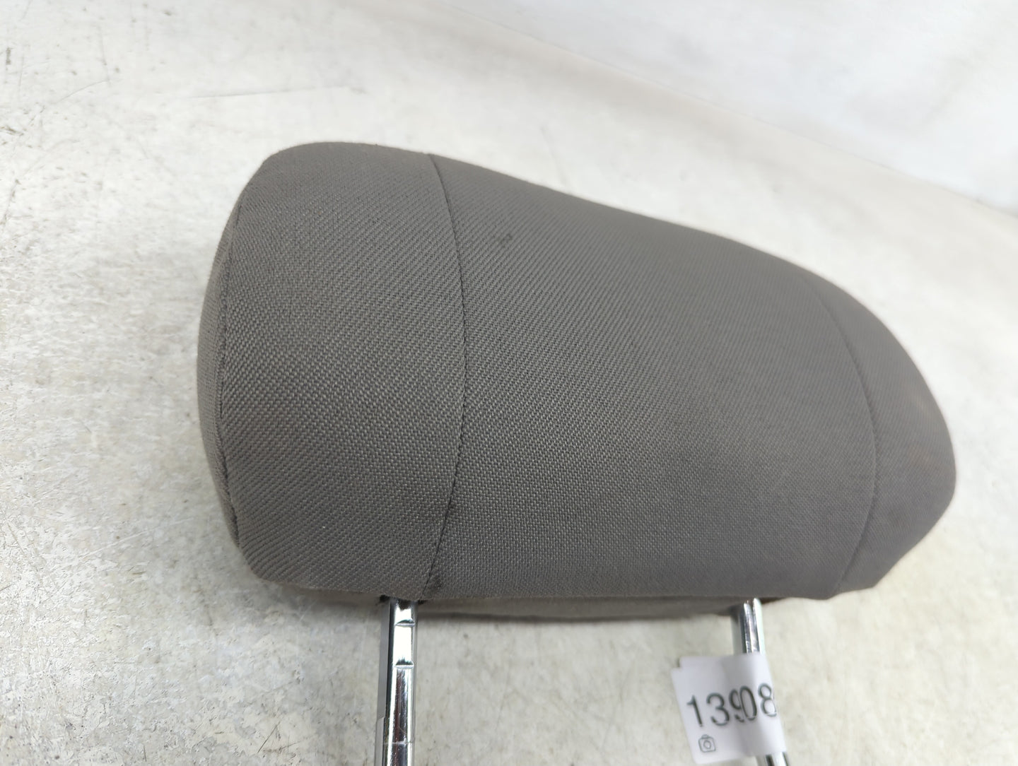 2003 Saturn L300 Headrest Head Rest Rear Center Seat Fits OEM Used Auto Parts - Oemusedautoparts1.com