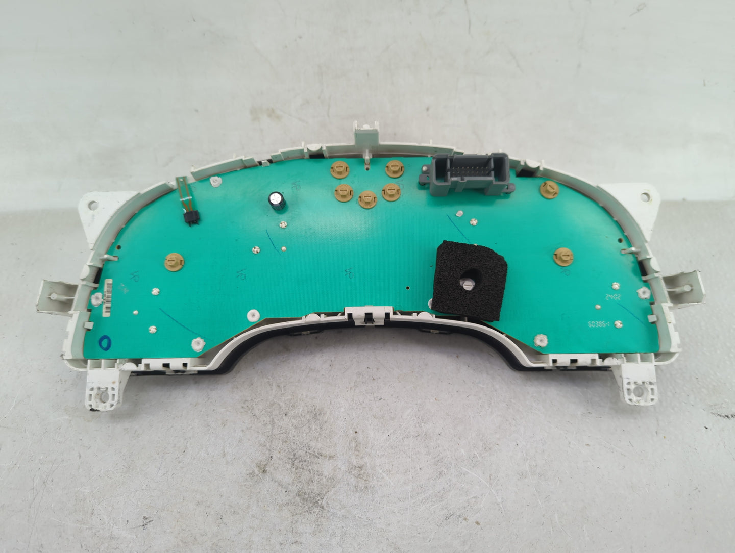 2003-2005 Saturn L300 Instrument Cluster Speedometer Gauges P/N:22696697 Fits Fits 2003 2004 2005 OEM Used Auto Parts - Oemu