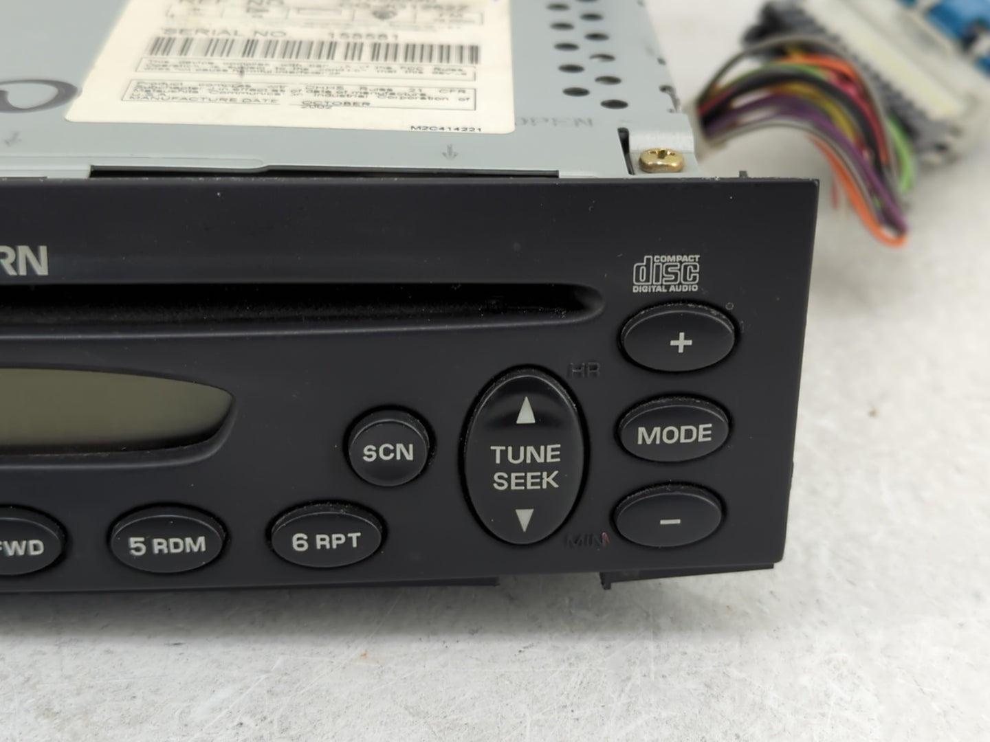 2001-2003 Saturn L300 Radio AM FM Cd Player Receiver Replacement P/N:21025330 Fits Fits 2000 2001 2002 2003 OEM Used Auto Pa