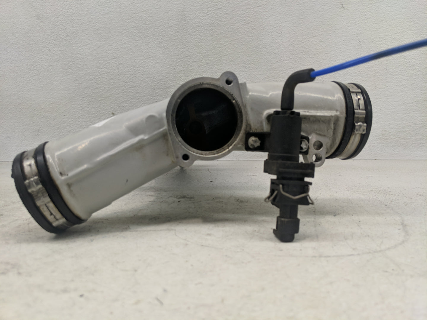 2001-2003 Saturn Lw300 Air Intake Manifold Fits Fits 2000 2001 2002 2003 OEM Used Auto Parts - Oemusedautoparts1.com