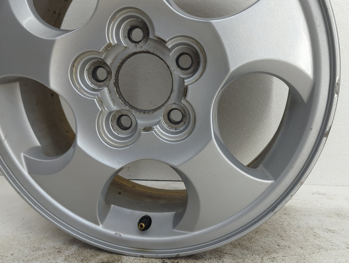 2002-2004 Saturn Vue Oem Wheel Rim Silver - Oemusedautoparts1.com