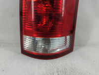 2002-2003 Saturn Vue Tail Light Assembly Passenger Right OEM P/N:2C04AF0793 Fits Fits 2002 2003 OEM Used Auto Parts - Oemuse