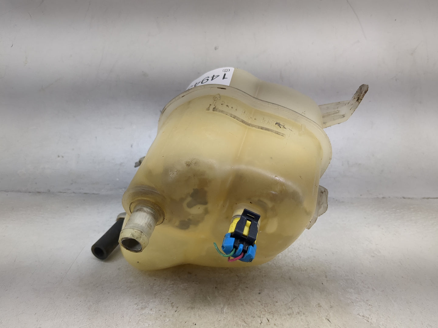 2002-2007 Saturn Vue Radiator Coolant Overflow Expansion Tank Bottle 1494581 - Oemusedautoparts1.com