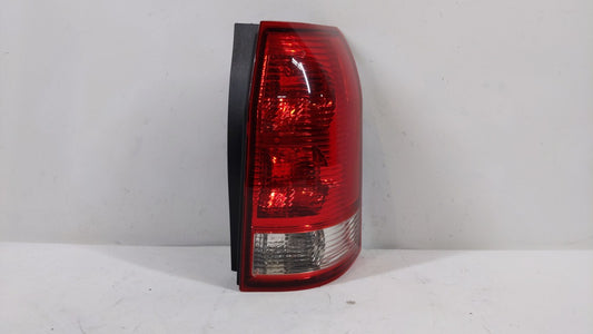 2002-2003 Saturn Vue Tail Light Assembly Passenger Right OEM P/N:22692371 22711438 Fits Fits 2002 2003 OEM Used Auto Parts -