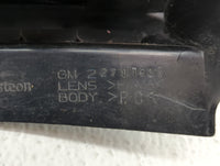 2002-2003 Saturn Vue Tail Light Assembly Passenger Right OEM P/N:22692371 22711438 Fits Fits 2002 2003 OEM Used Auto Parts -
