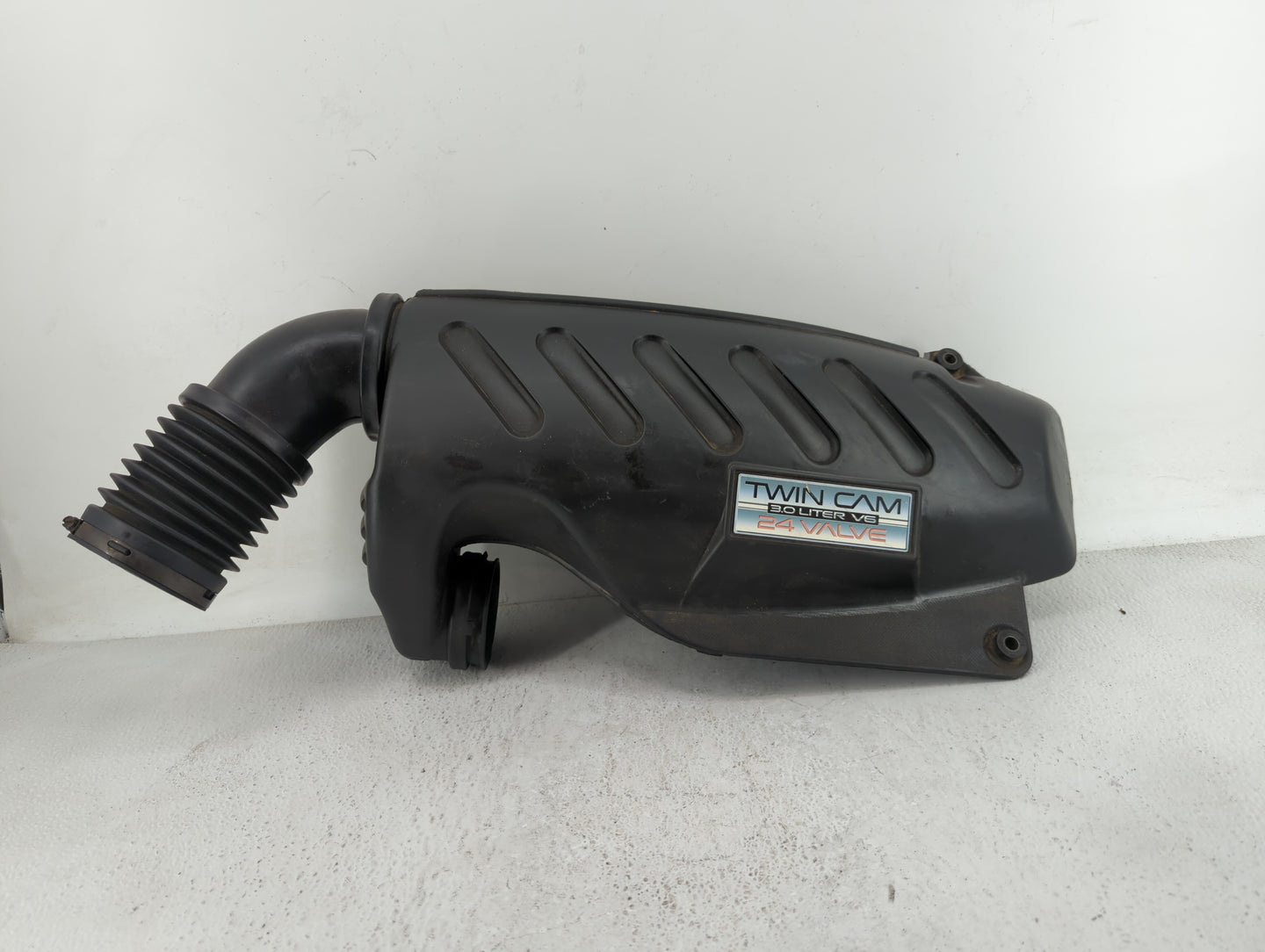 2003 Saturn Vue Engine Cover - Oemusedautoparts1.com