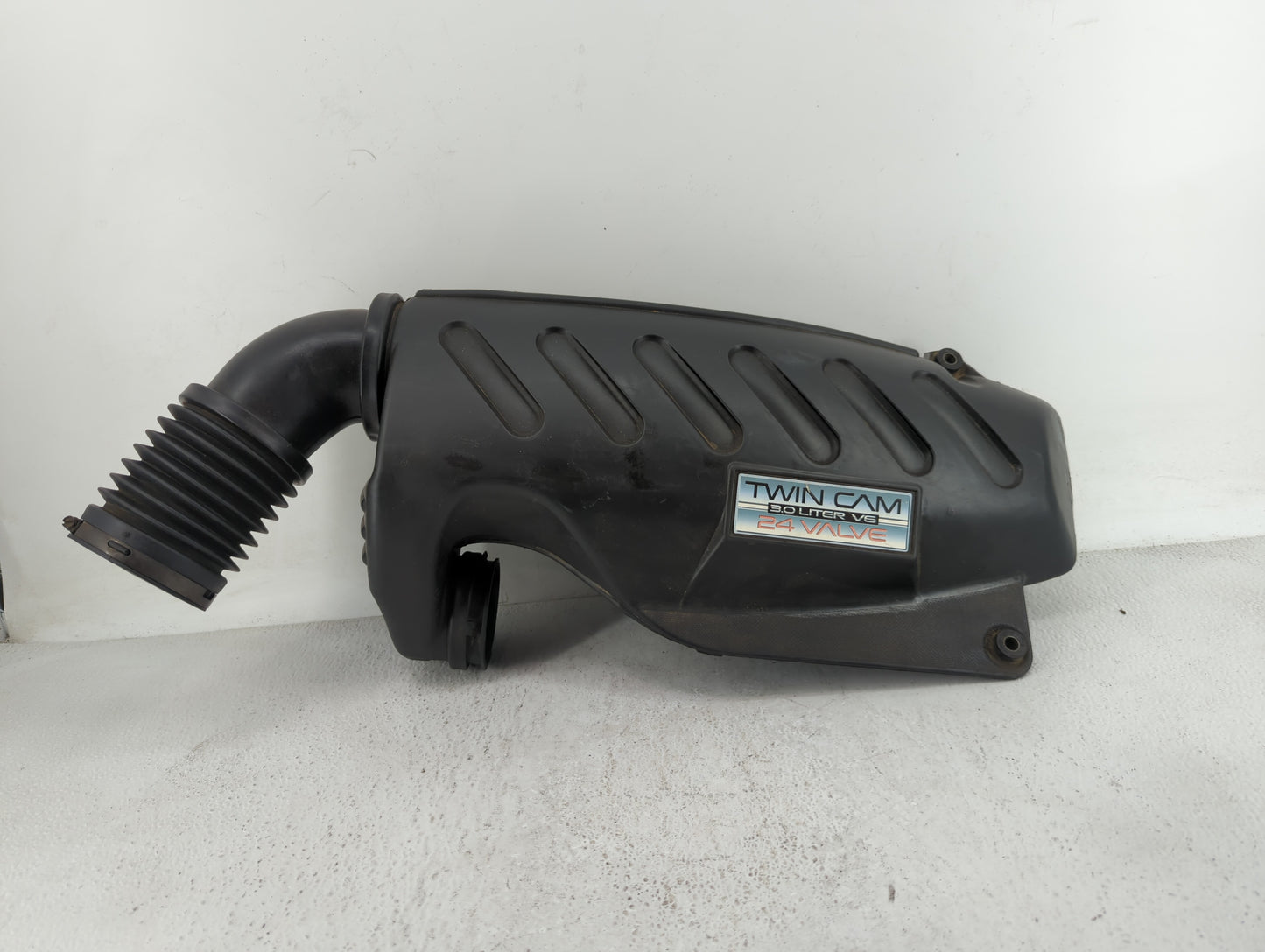 2003 Saturn Vue Engine Cover - Oemusedautoparts1.com