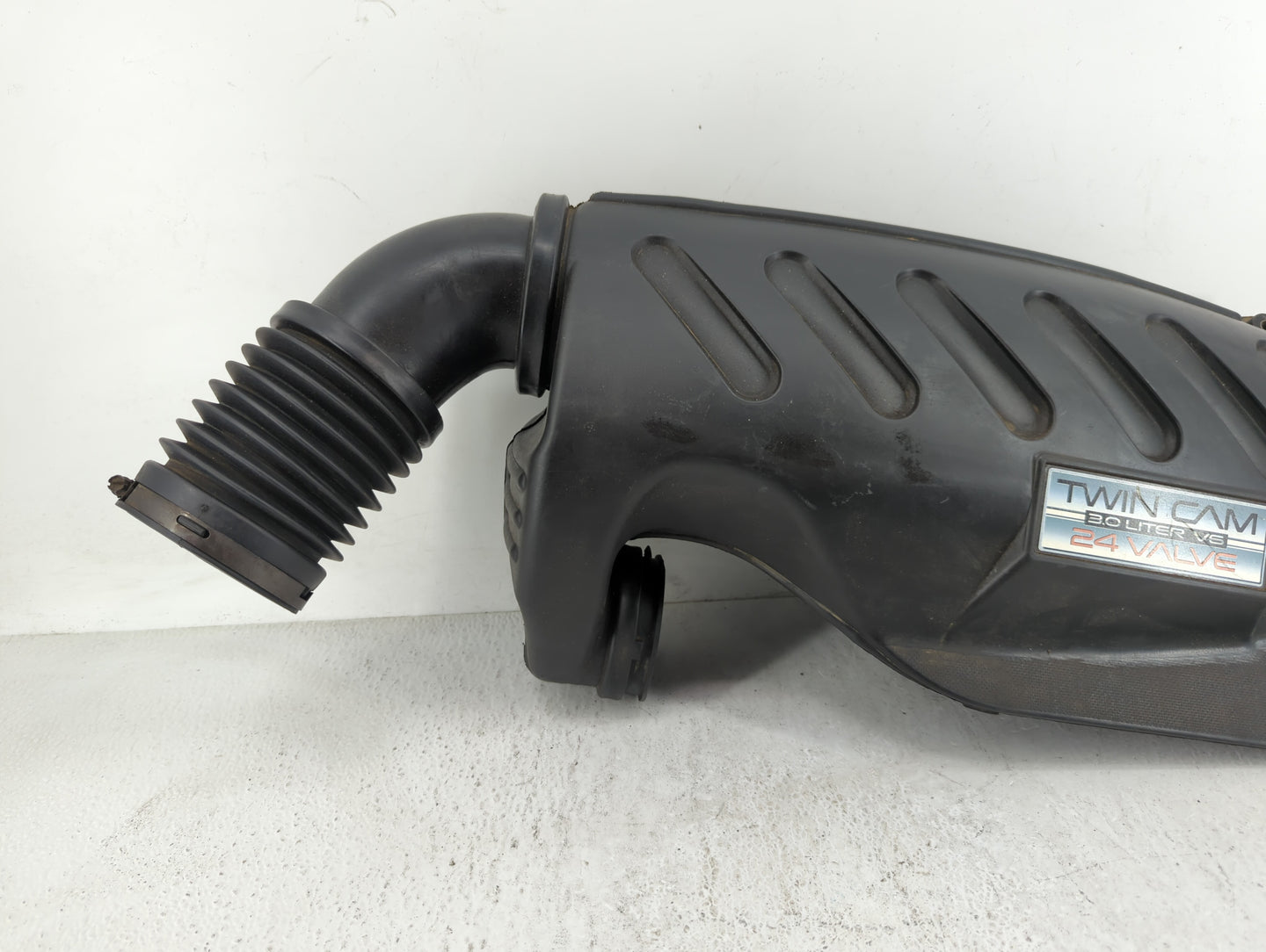 2003 Saturn Vue Engine Cover - Oemusedautoparts1.com
